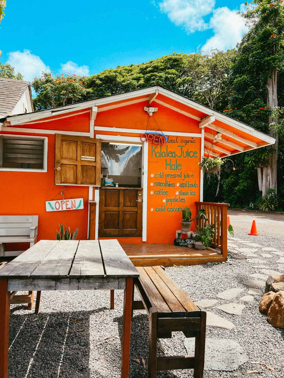 A juice shack that serves smoothies, acai bowls, coffee, and more.