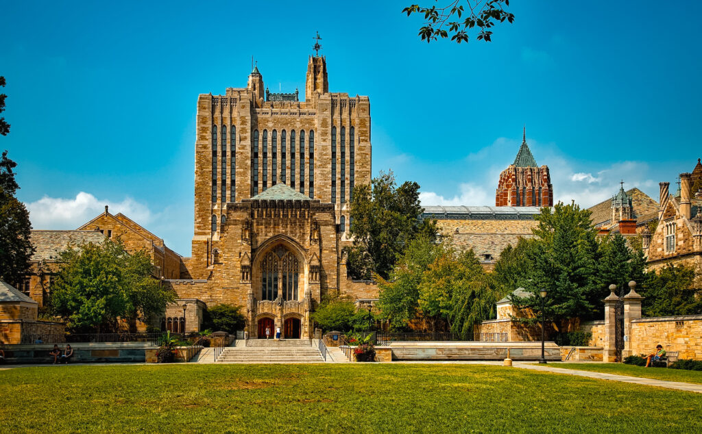 A beautiful building at Yale University, one of the reasons it is worth visiting New Haven. 