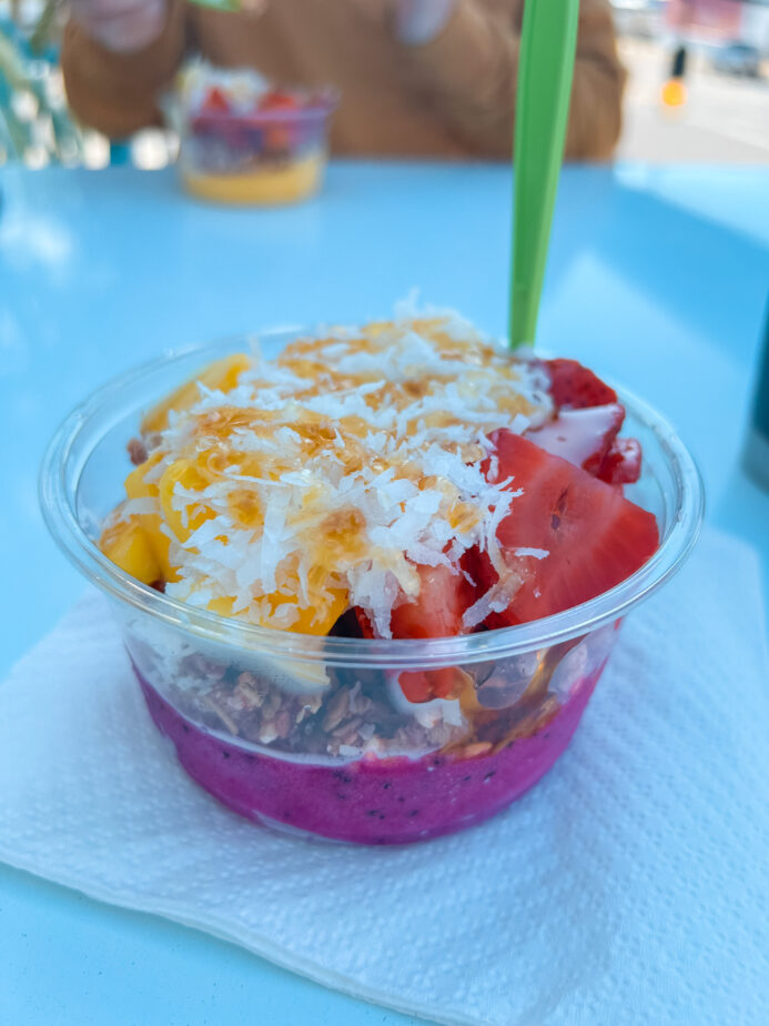 A fruit bowl from Beach Bowls, one of the best Morehead City restaurants for healthy and delicious foods.