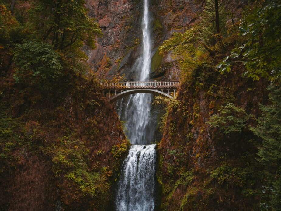 Multnomah Falls in Oregon, one of the most popular waterfalls in the state.