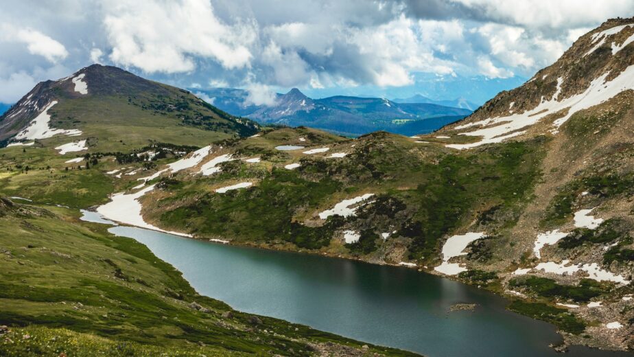 Alpine lakes and green mountains along the Beartooth Highway.